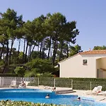 Madame Le Domaine De Vertmarines 3*