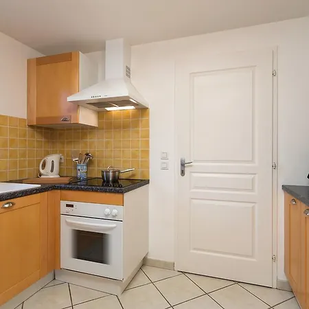 Madame Le Domaine De Vertmarines Aparthotel