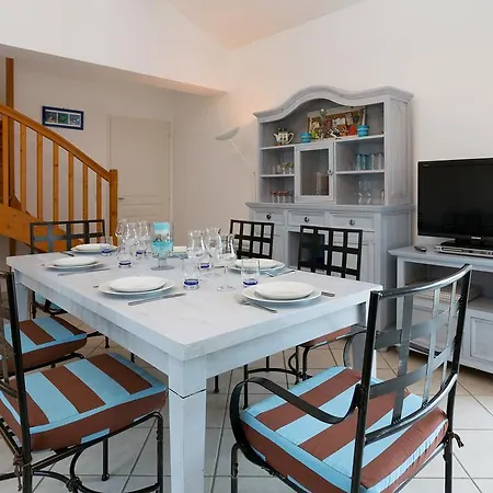 Madame Le Domaine De Vertmarines Aparthotel 3*