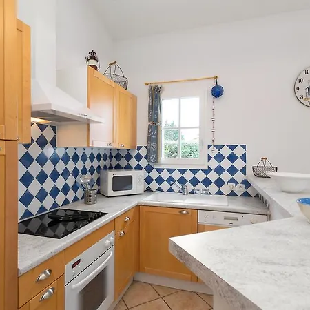 Madame Le Domaine De Vertmarines Aparthotel Saint-Jean-de-Monts