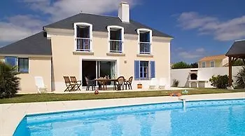 Madame Le Domaine De Vertmarines 3*