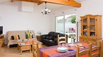 Madame Le Domaine De Vertmarines 3*