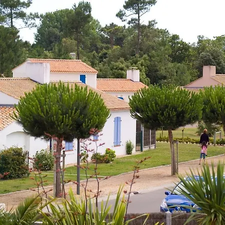 Madame Le Domaine De Vertmarines