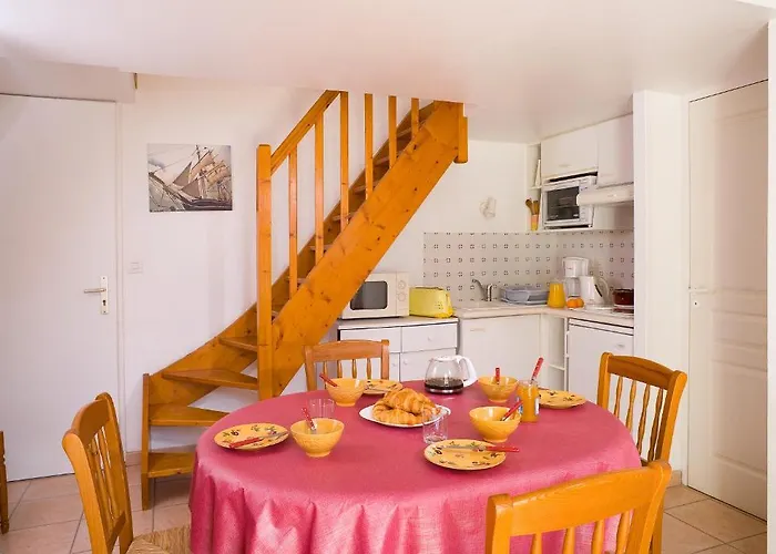 Madame Le Domaine De Vertmarines 3*