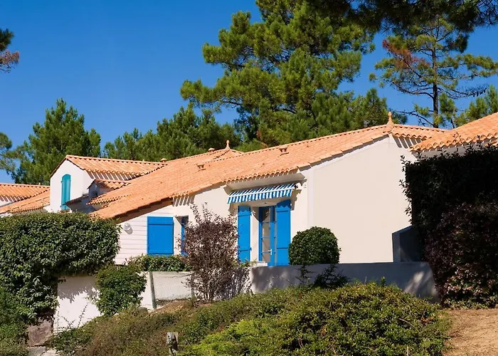 Madame Le Domaine De Vertmarines 3*