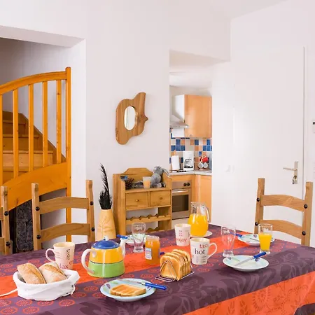 Madame Le Domaine De Vertmarines