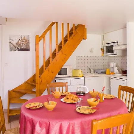 Madame Le Domaine De Vertmarines 3*