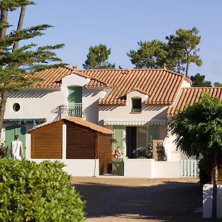 Madame Le Domaine De Vertmarines