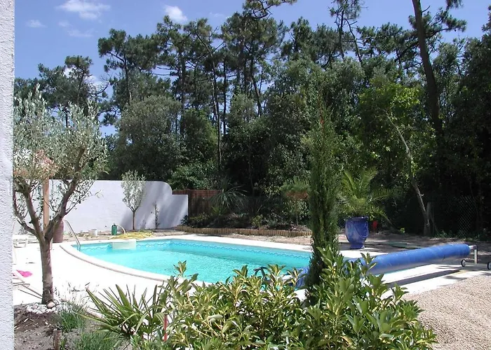 Apartahotel Madame Le Domaine De Vertmarines