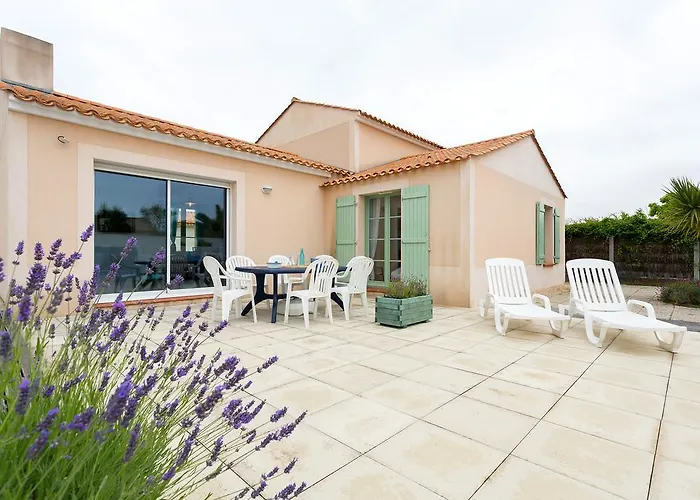 Madame Le Domaine De Vertmarines