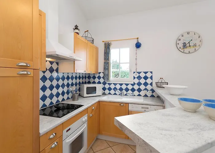 Madame Le Domaine De Vertmarines Apartahotel Saint-Jean-de-Monts