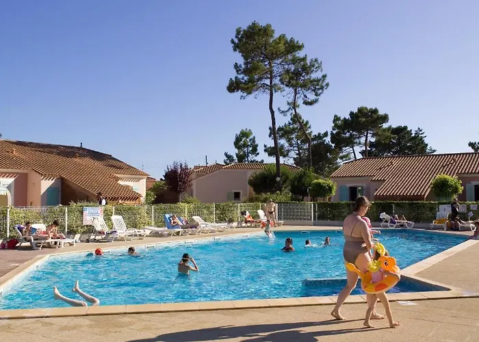 Madame Le Domaine De Vertmarines