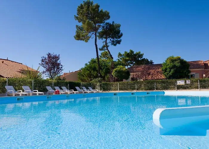 Madame Le Domaine De Vertmarines Apartahotel Saint-Jean-de-Monts