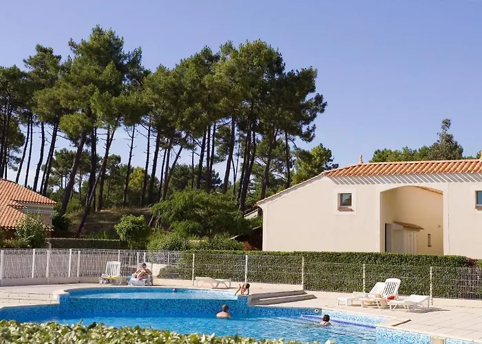 Madame Le Domaine De Vertmarines 3*