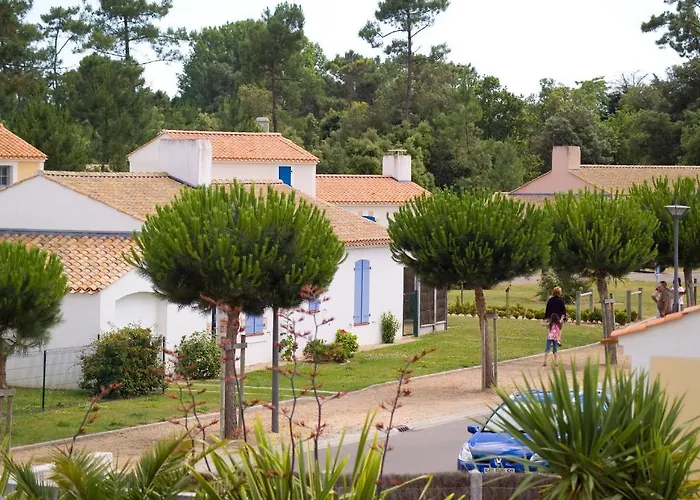 Madame Le Domaine De Vertmarines